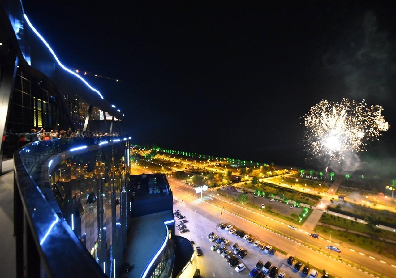 ยูโฟเรีย โฮเต็ล บาตูมี-ใหม่ Hotel บาทูมิ ภายนอก รูปภาพ Fireworks at the 2012 Olympics