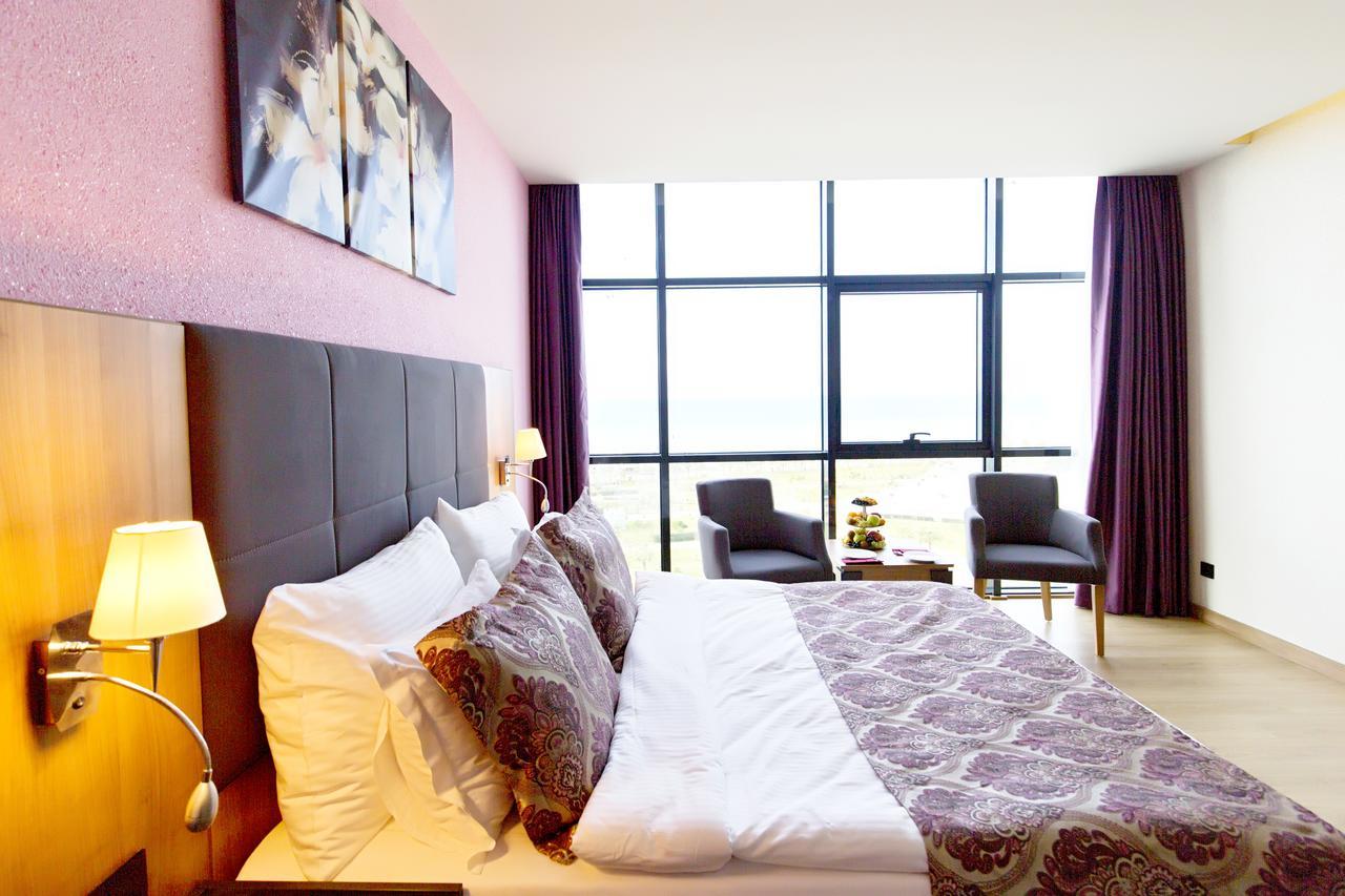ยูโฟเรีย โฮเต็ล บาตูมี-ใหม่ Hotel บาทูมิ ภายนอก รูปภาพ A room at the hotel