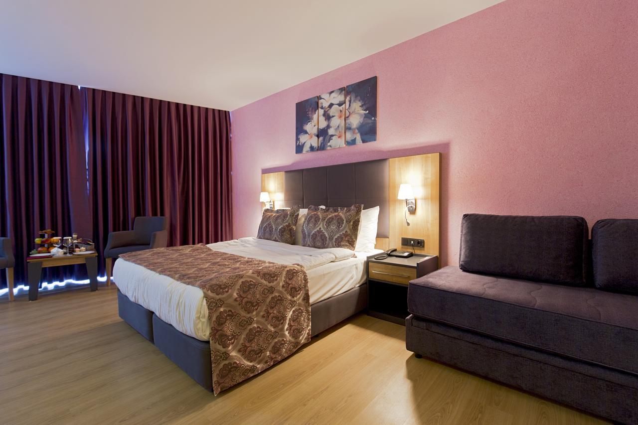 ยูโฟเรีย โฮเต็ล บาตูมี-ใหม่ Hotel บาทูมิ ภายนอก รูปภาพ