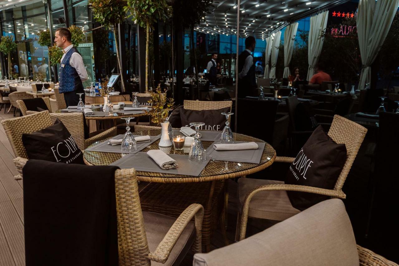ยูโฟเรีย โฮเต็ล บาตูมี-ใหม่ Hotel บาทูมิ ภายนอก รูปภาพ The restaurant's interior