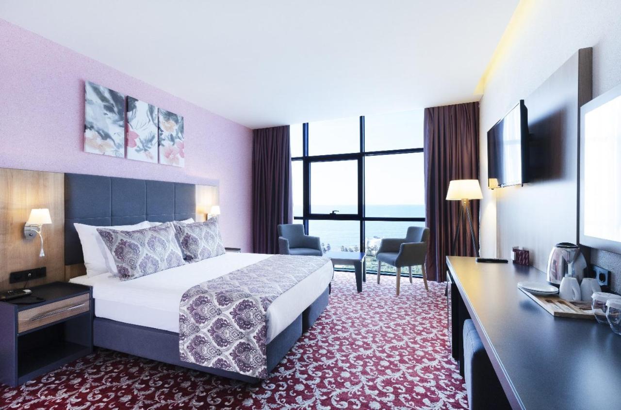 ยูโฟเรีย โฮเต็ล บาตูมี-ใหม่ Hotel บาทูมิ ภายนอก รูปภาพ