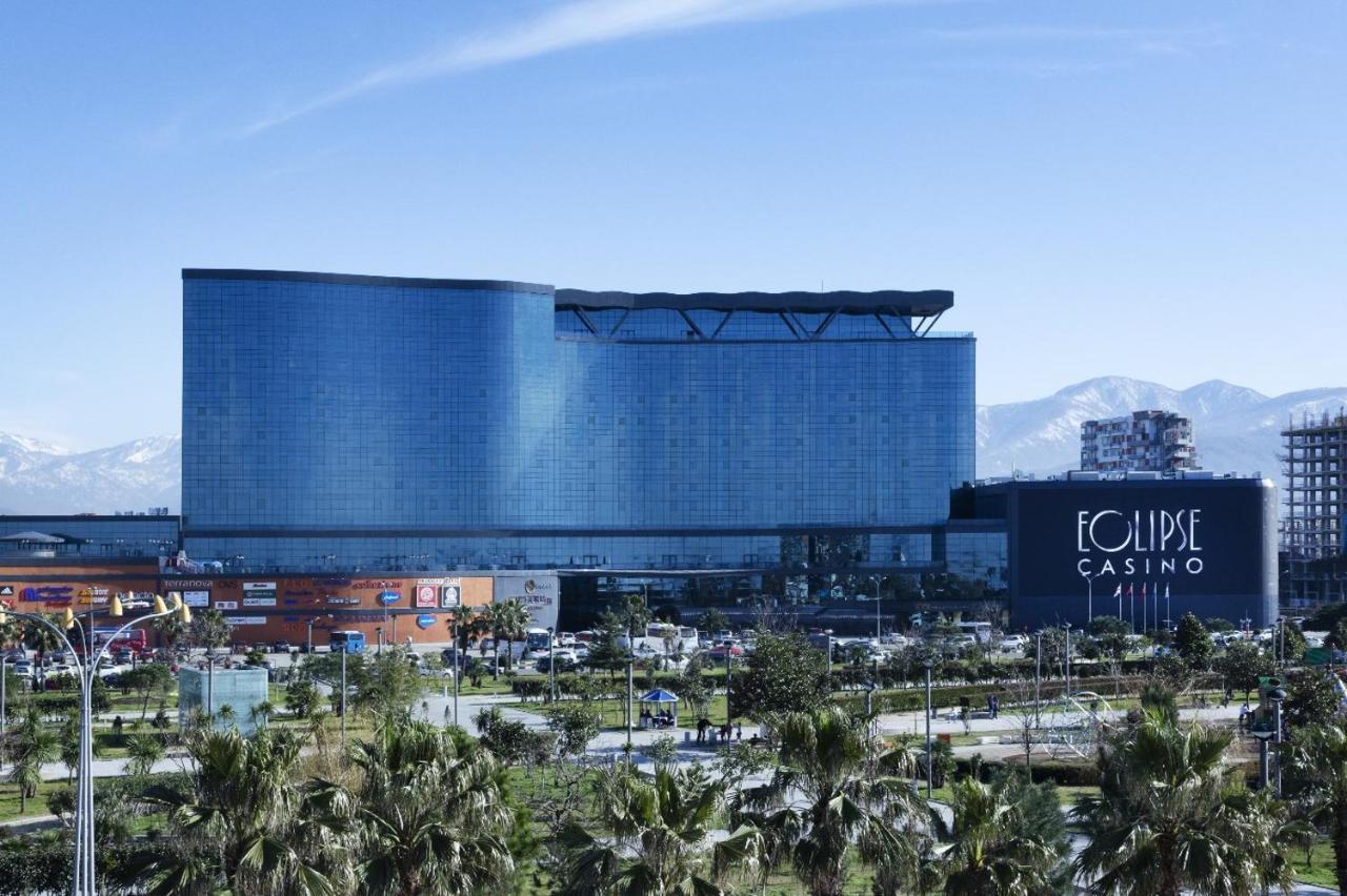 ยูโฟเรีย โฮเต็ล บาตูมี-ใหม่ Hotel บาทูมิ ภายนอก รูปภาพ The resort in 2019