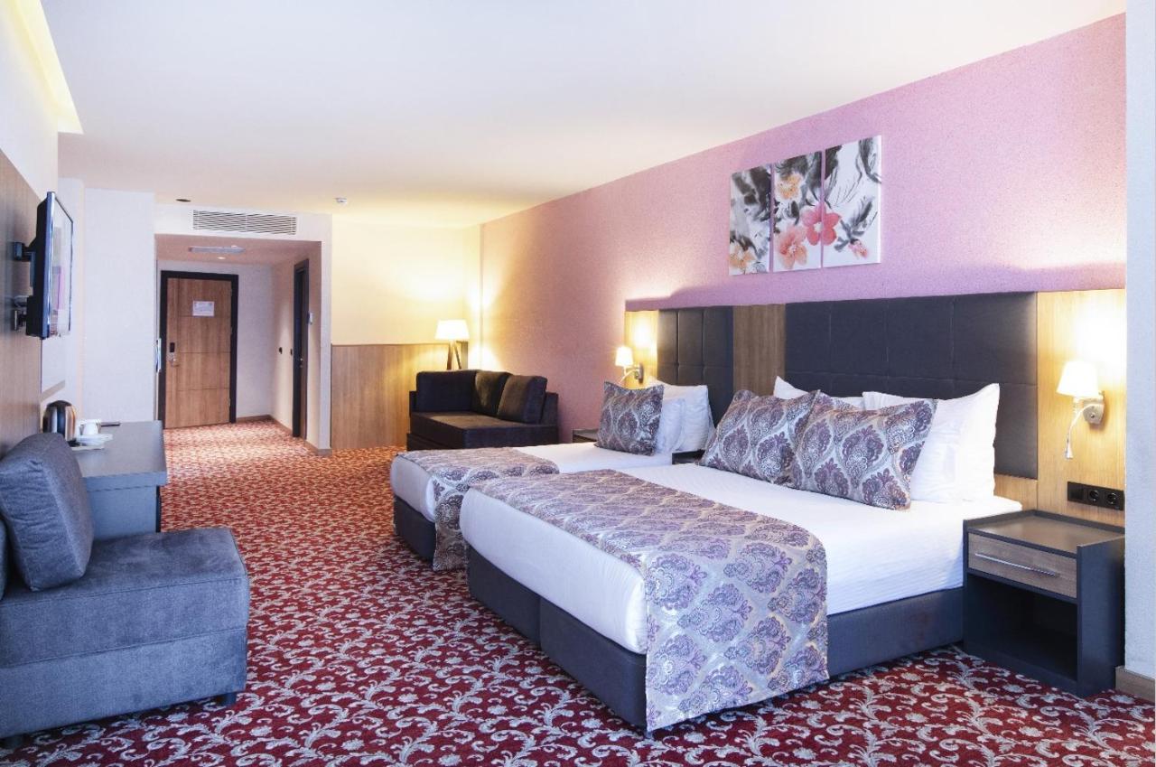 ยูโฟเรีย โฮเต็ล บาตูมี-ใหม่ Hotel บาทูมิ ภายนอก รูปภาพ
