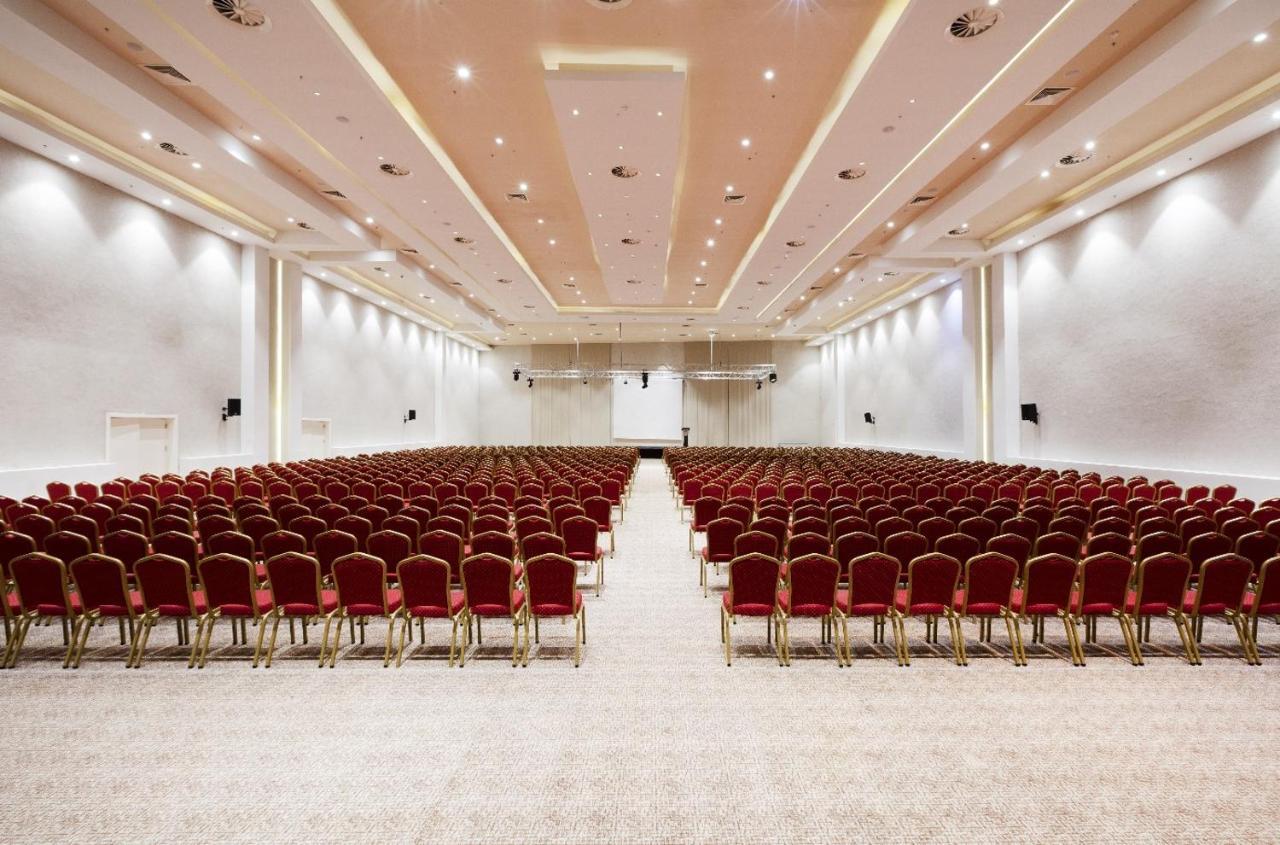 ยูโฟเรีย โฮเต็ล บาตูมี-ใหม่ Hotel บาทูมิ ภายนอก รูปภาพ The main conference hall